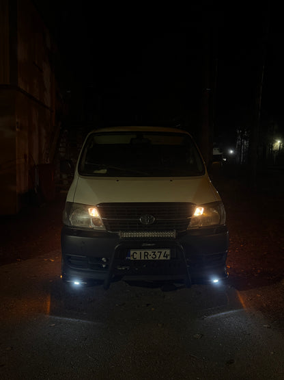 Toyota Hiace 60mm etukulmaputket 1996-2013