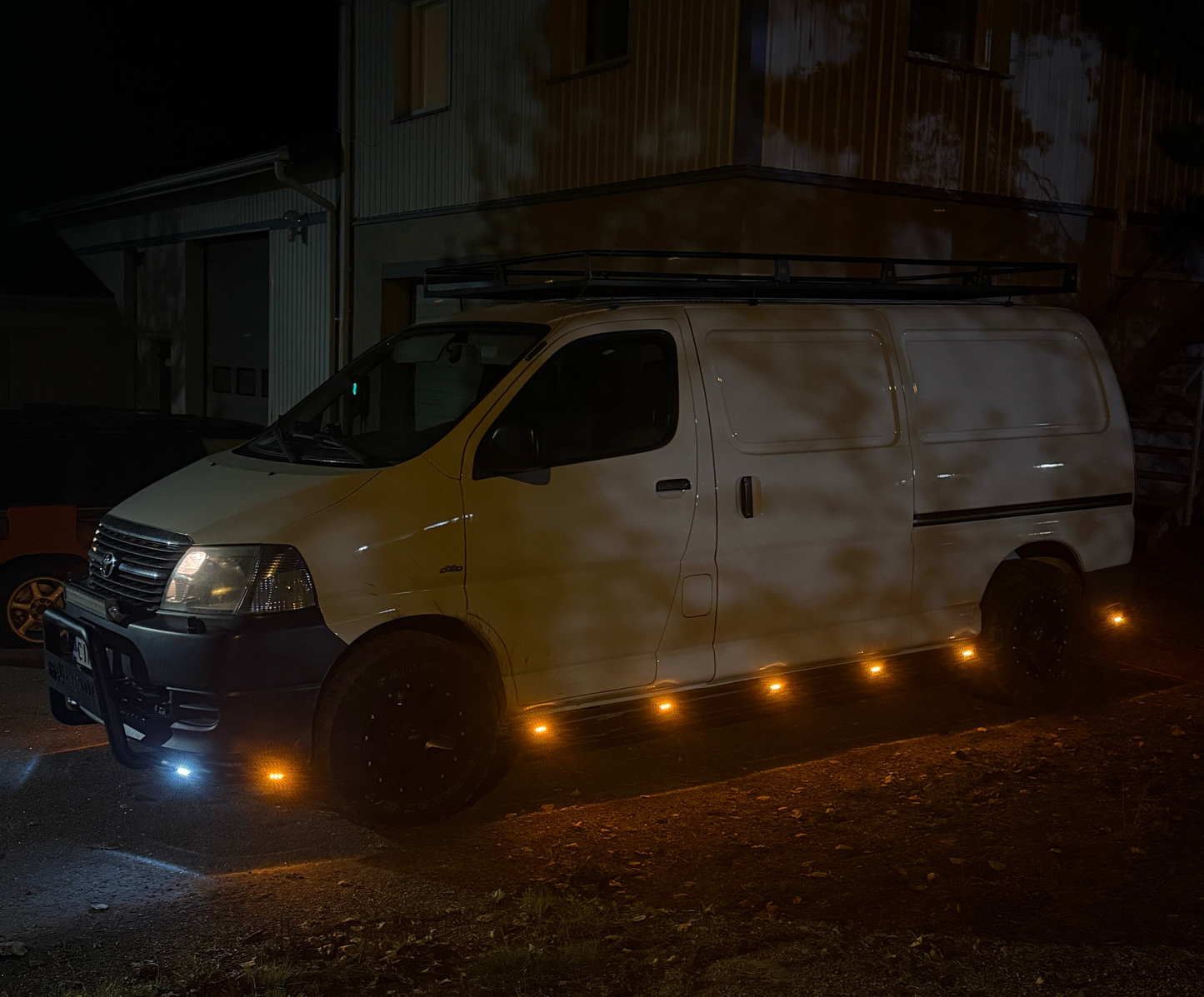 Toyota Hiace 60mm kylkiputket LWB 1996-2013