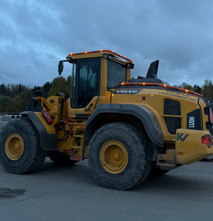 Valoteline taakse konepeiton päälle Volvo L110-L120H