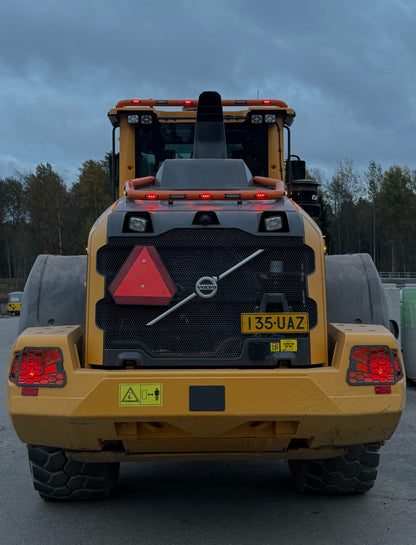 Valoteline taakse konepeiton päälle Volvo L110-L120H