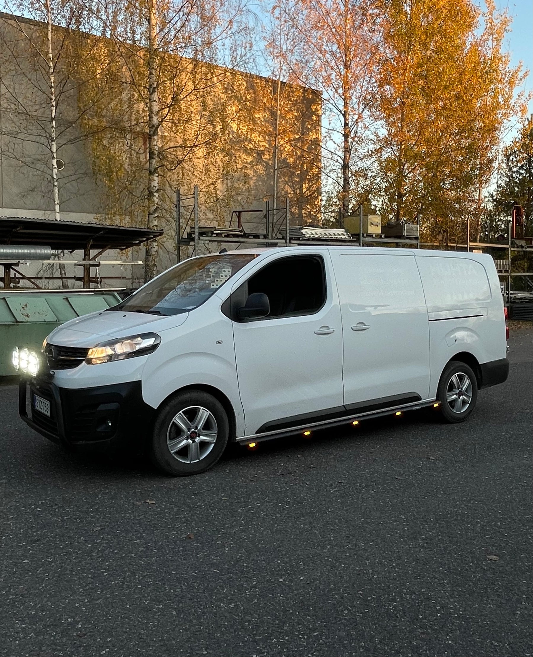 Asiakastöitämme